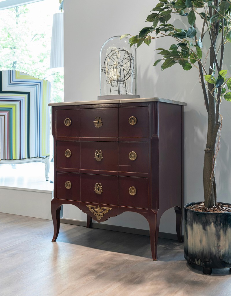 Vintage dresser with gold handles